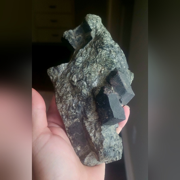 Metamorphic schist, metamorphosis mica, Garnet mica in schist,Opaque garnets - Picture 4 of 6